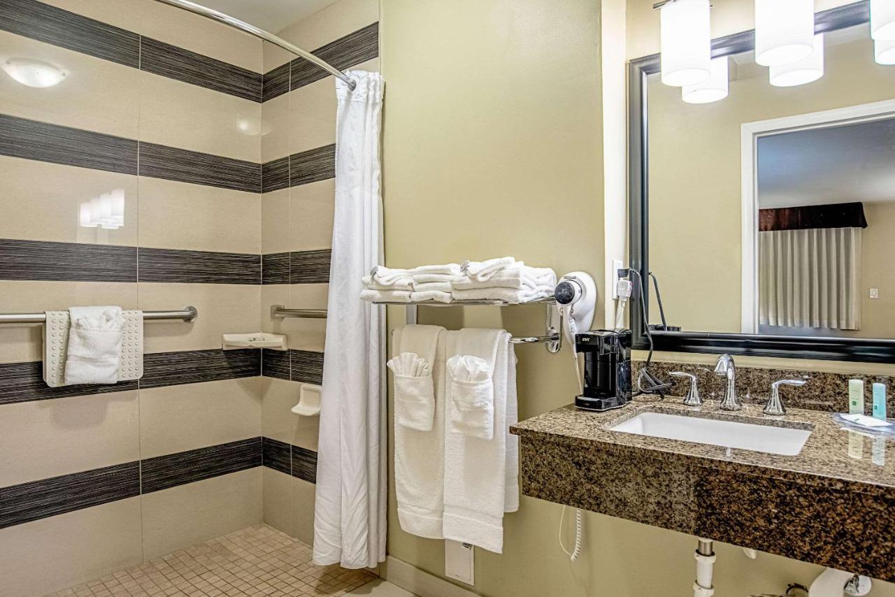 Quality Inn & Suites Phoenix Nw - Sun City Youngtown Esterno foto