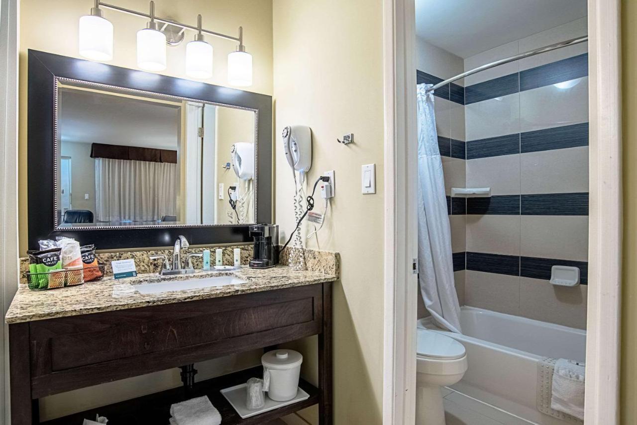 Quality Inn & Suites Phoenix Nw - Sun City Youngtown Esterno foto