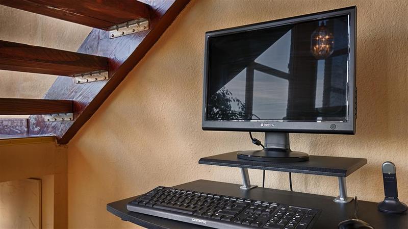 Quality Inn & Suites Phoenix Nw - Sun City Youngtown Esterno foto