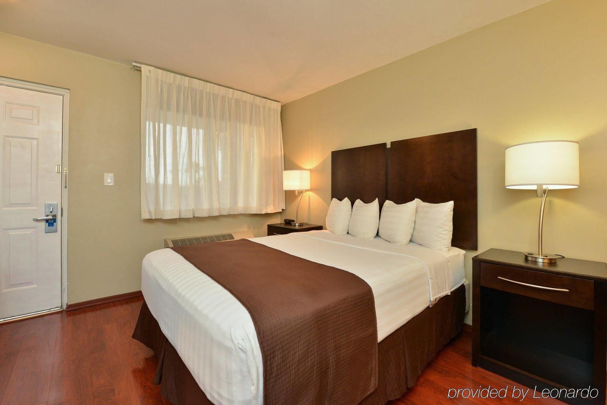 Quality Inn & Suites Phoenix Nw - Sun City Youngtown Esterno foto