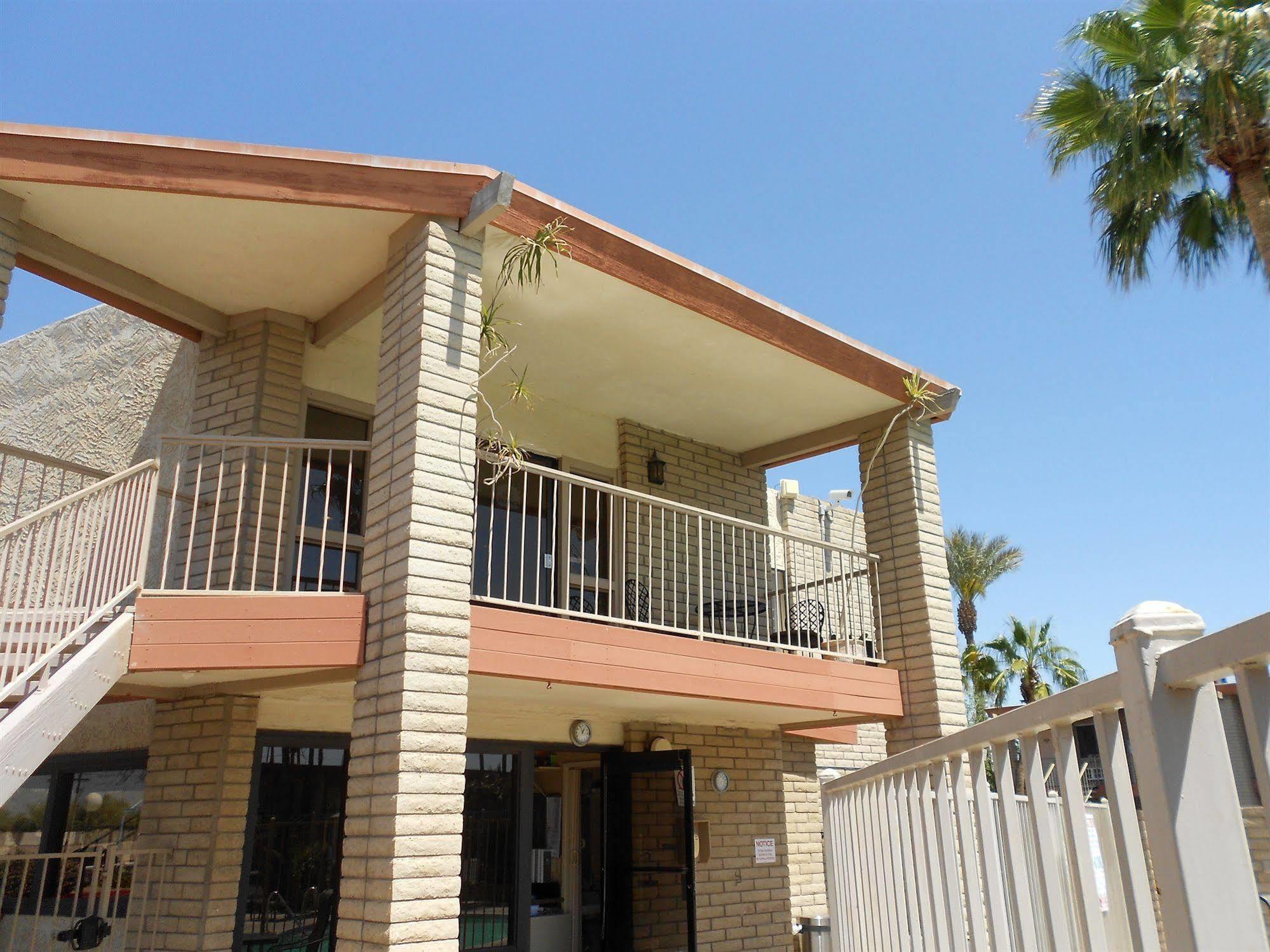 Quality Inn & Suites Phoenix Nw - Sun City Youngtown Esterno foto