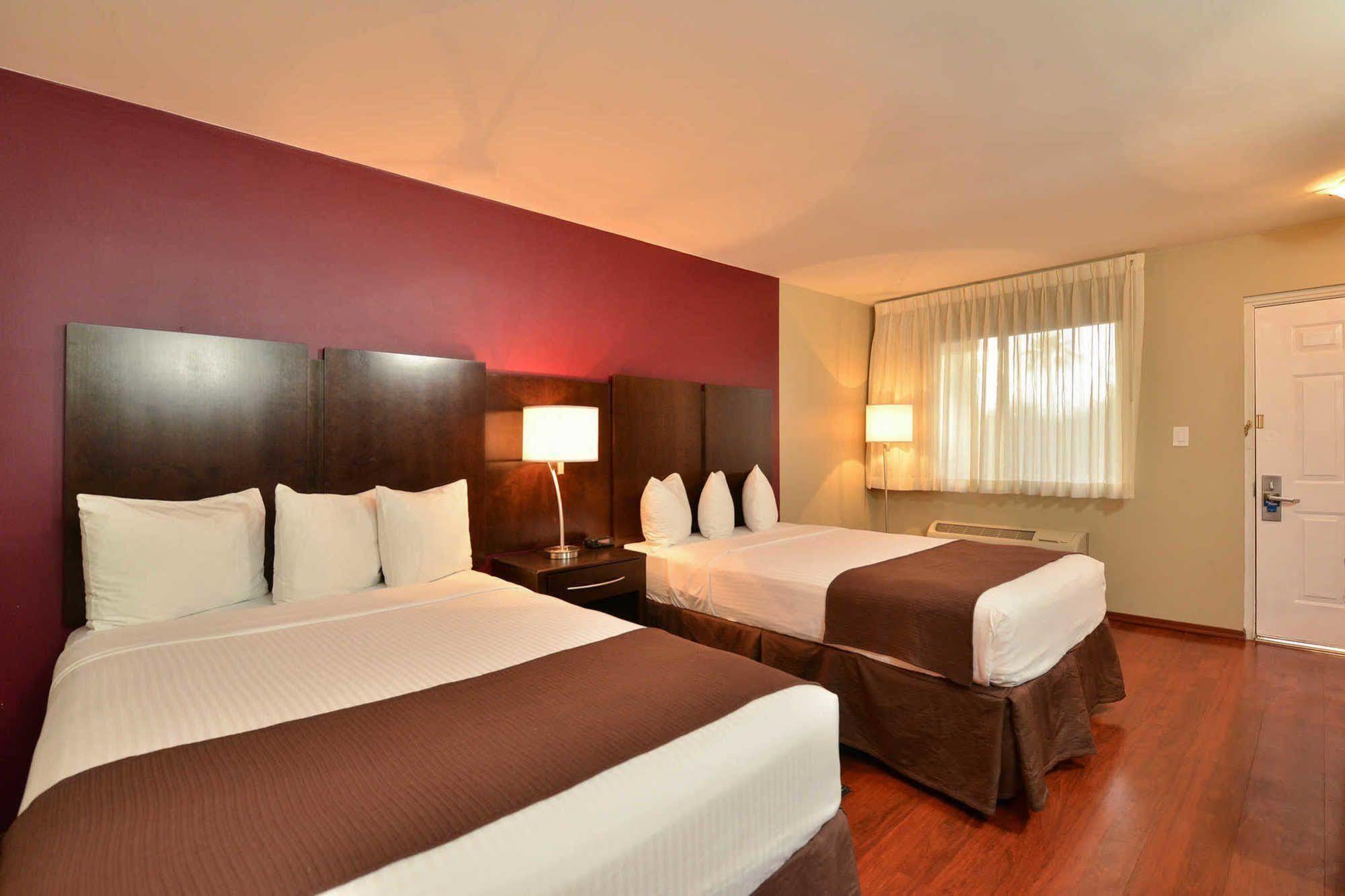 Quality Inn & Suites Phoenix Nw - Sun City Youngtown Esterno foto