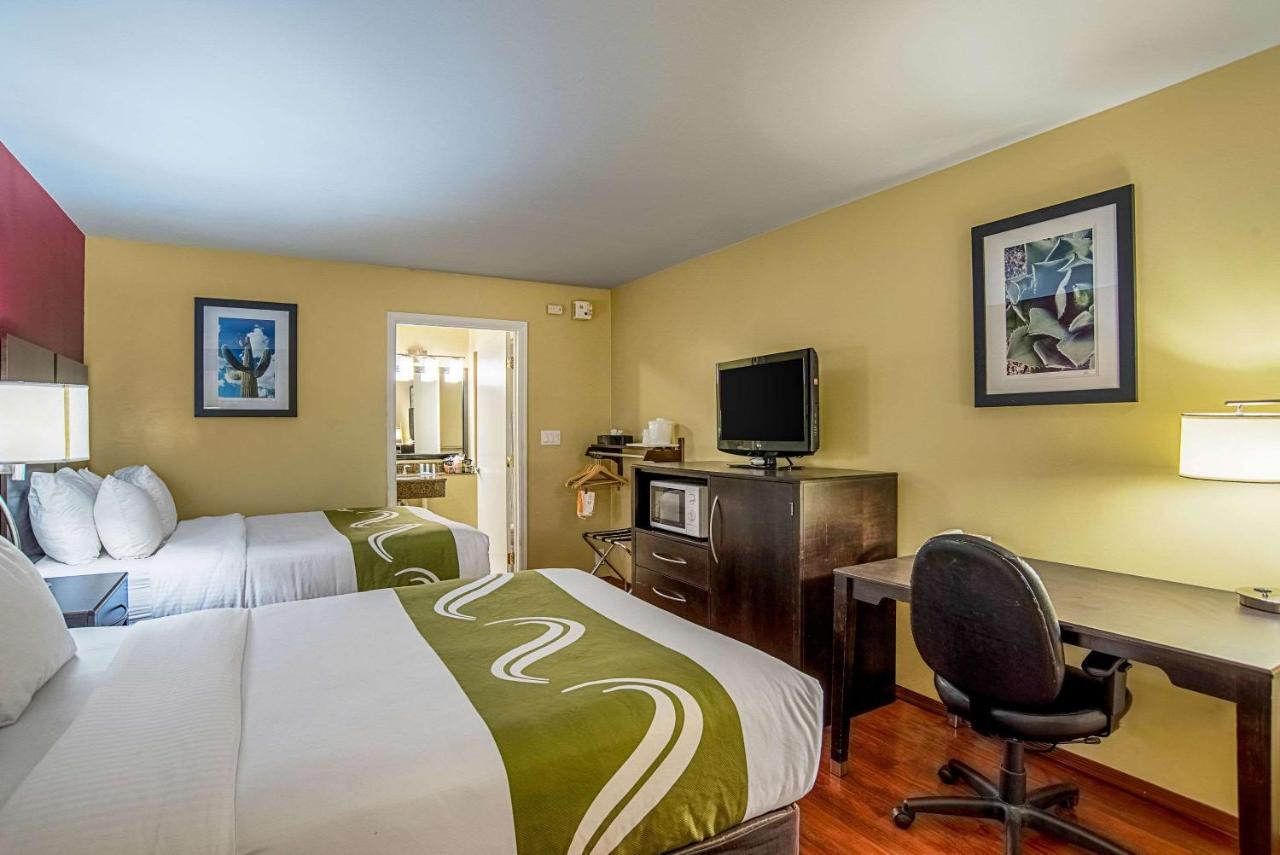 Quality Inn & Suites Phoenix Nw - Sun City Youngtown Esterno foto