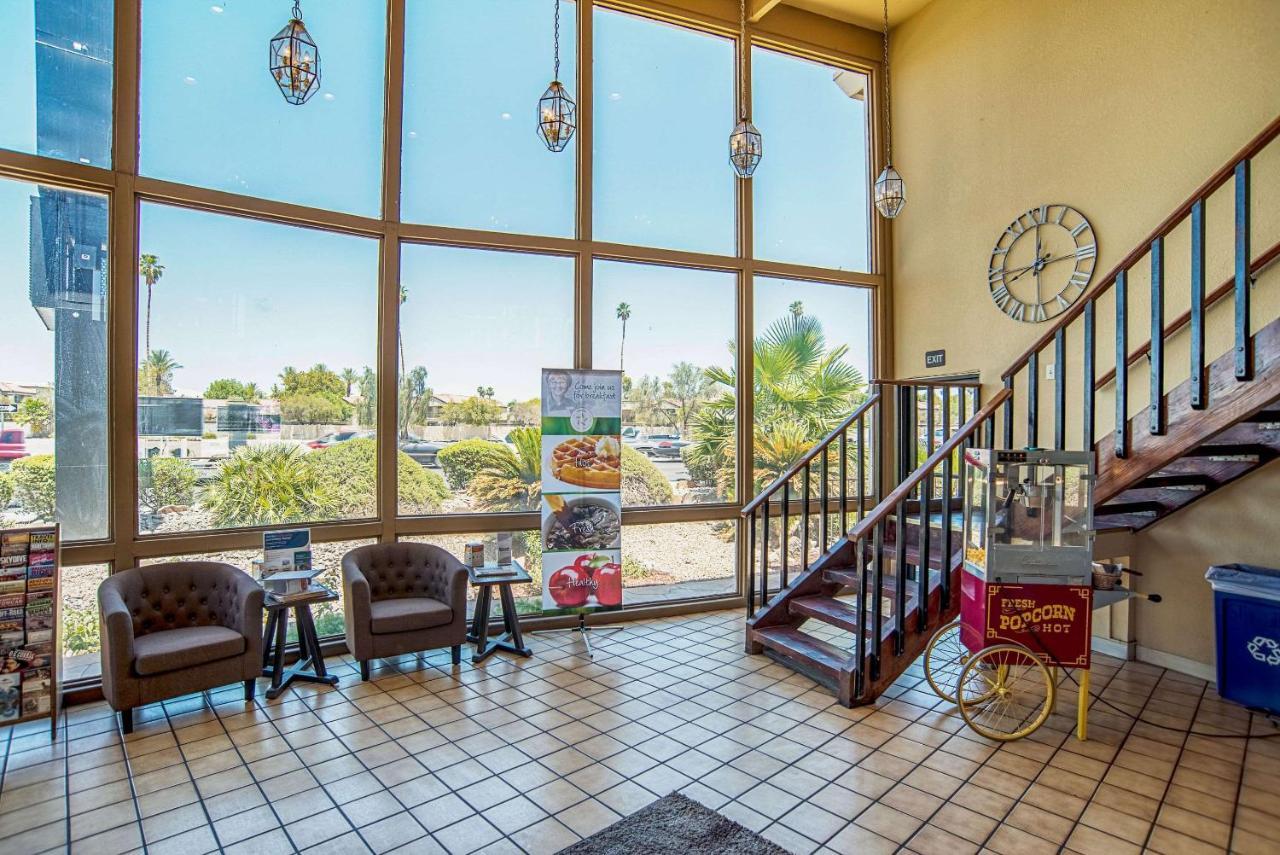 Quality Inn & Suites Phoenix Nw - Sun City Youngtown Esterno foto