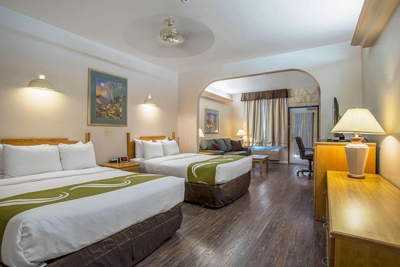 Quality Inn & Suites Phoenix Nw - Sun City Youngtown Esterno foto