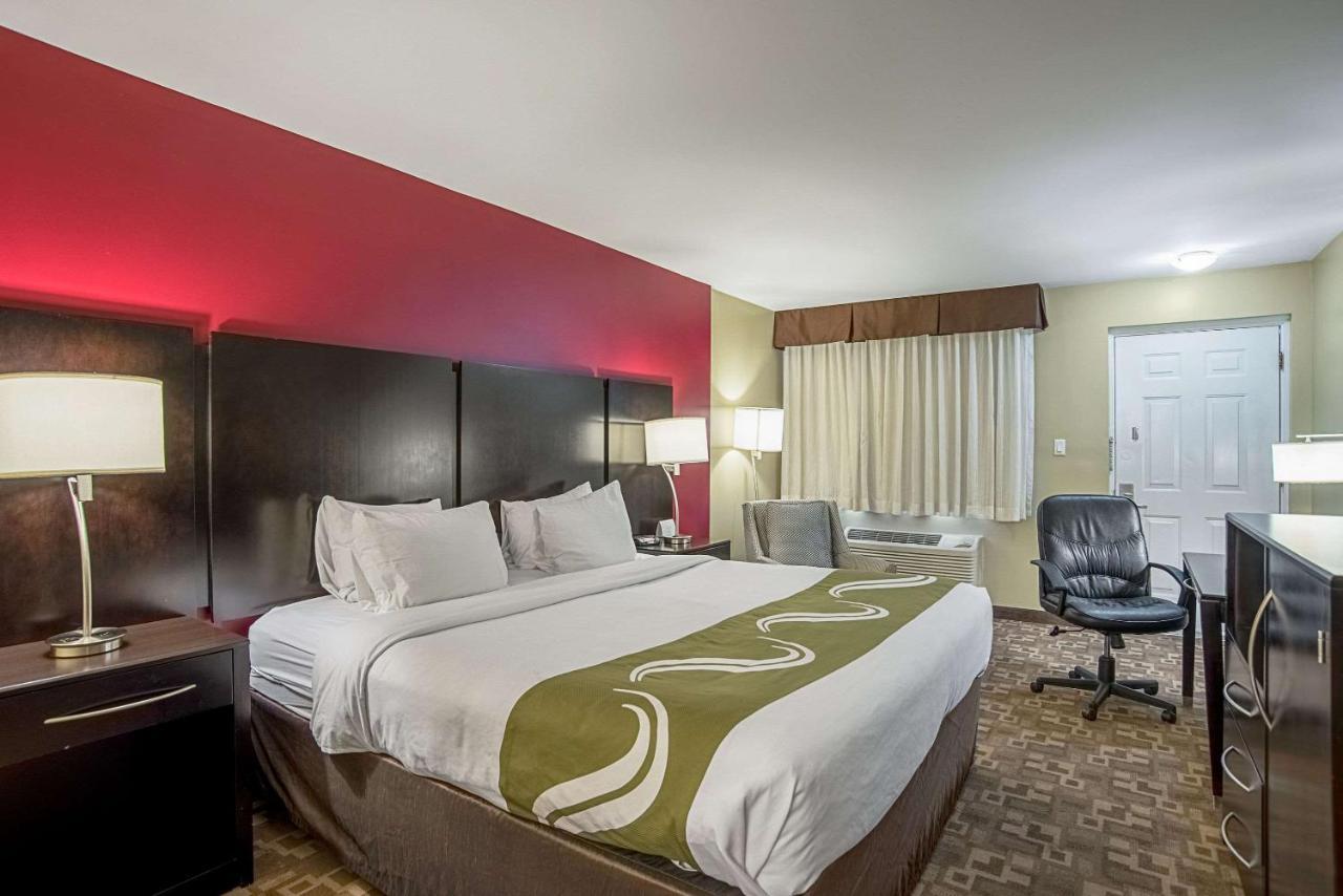 Quality Inn & Suites Phoenix Nw - Sun City Youngtown Esterno foto