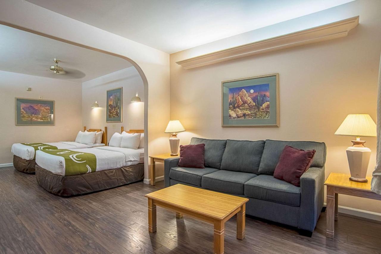 Quality Inn & Suites Phoenix Nw - Sun City Youngtown Esterno foto
